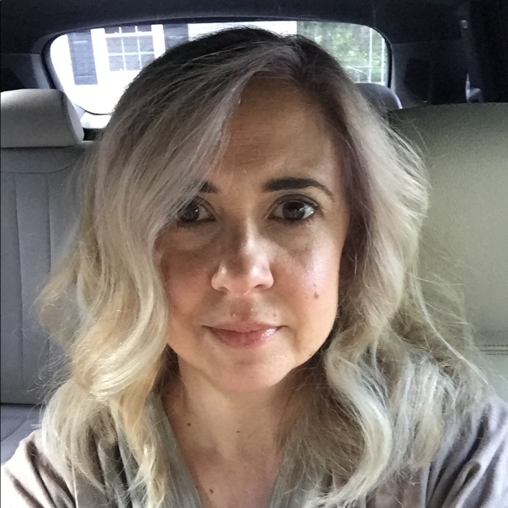 Meet your Posher, Deedee